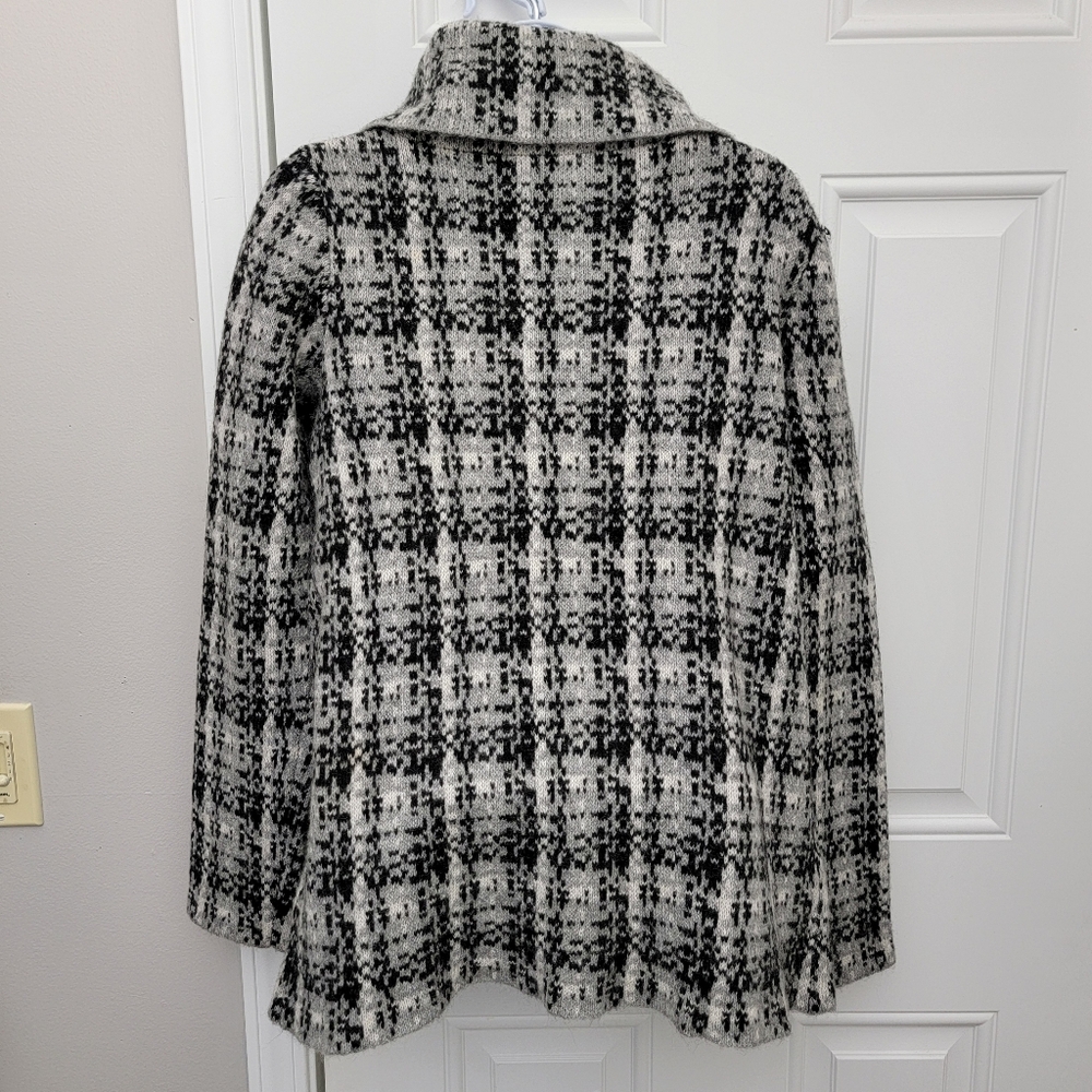 Christian Siriano Black White Gray Plaid 1 Button Cowl Neck Sweater Size Medium - Picture 6 of 10